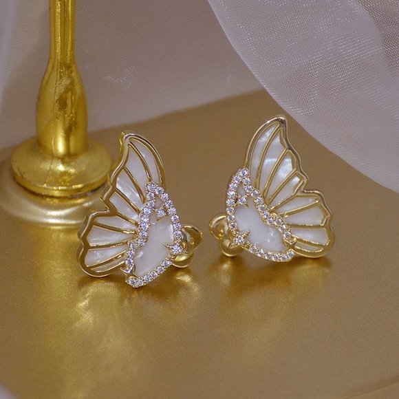 Jewelry - NEW 14K Gold Plated Diamond Butterfly Earrings a